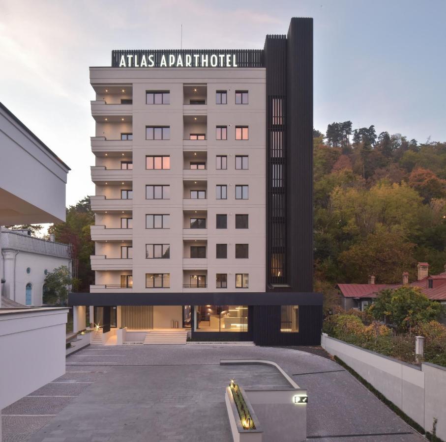 Atlas Aparthotel Piatra Neamţ Екстериор снимка