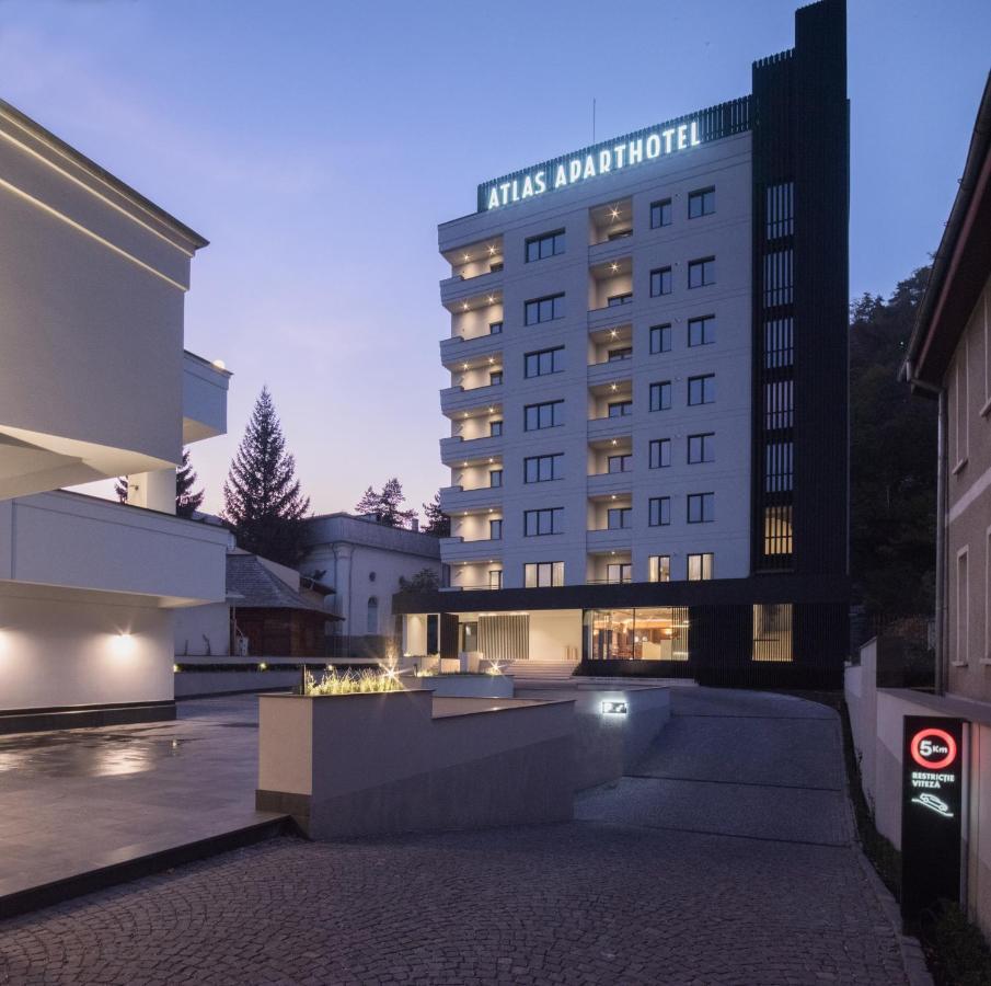 Atlas Aparthotel Piatra Neamţ Екстериор снимка