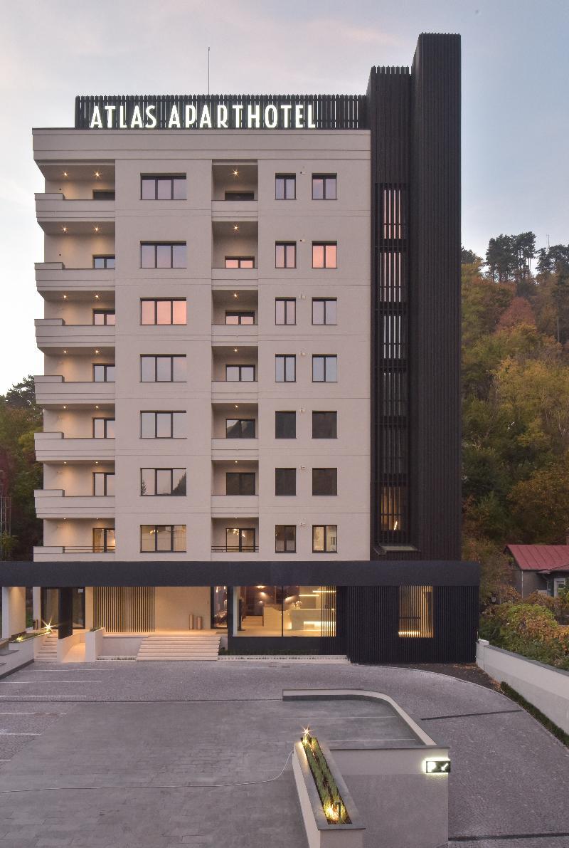 Atlas Aparthotel Piatra Neamţ Екстериор снимка